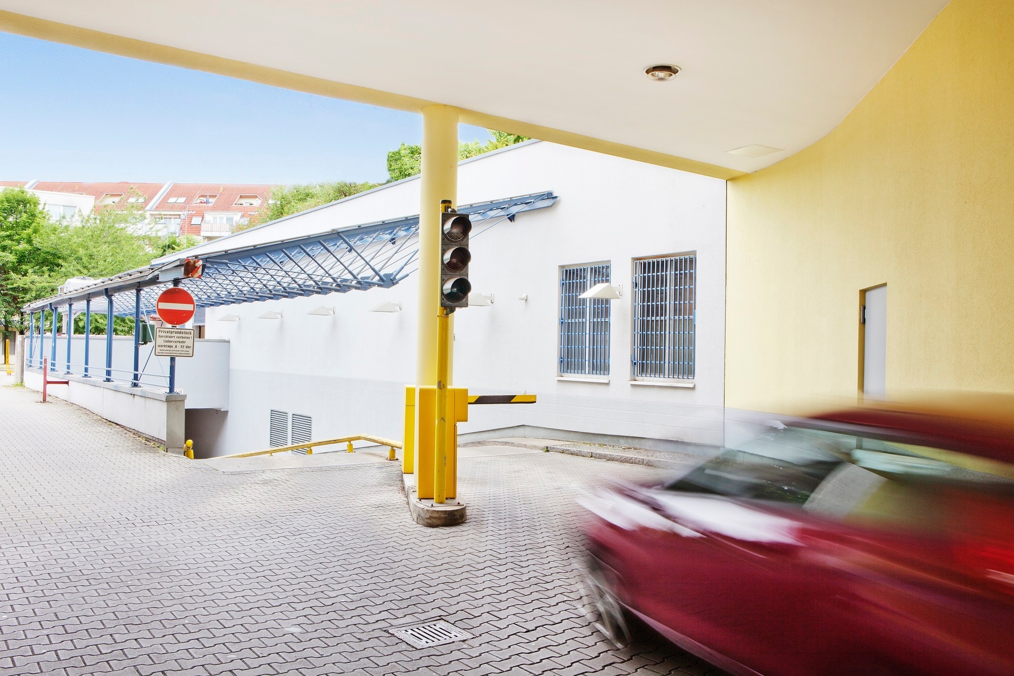 Tiefgaragenzufahrt Tiefgaragenzufahrt