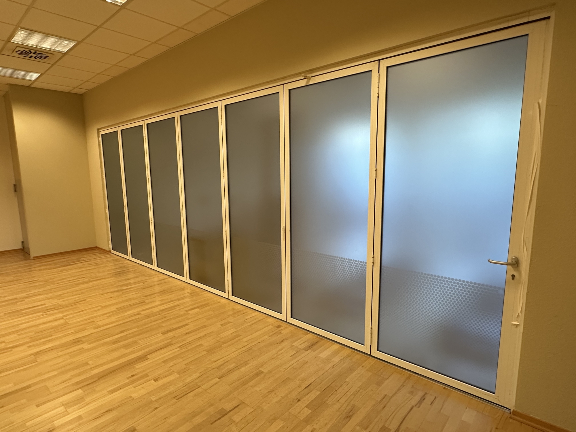 Saal 2 mobile Trennwand