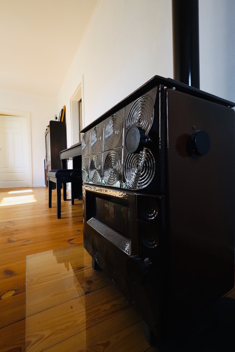 Ofen im OG. Ofen im OG.