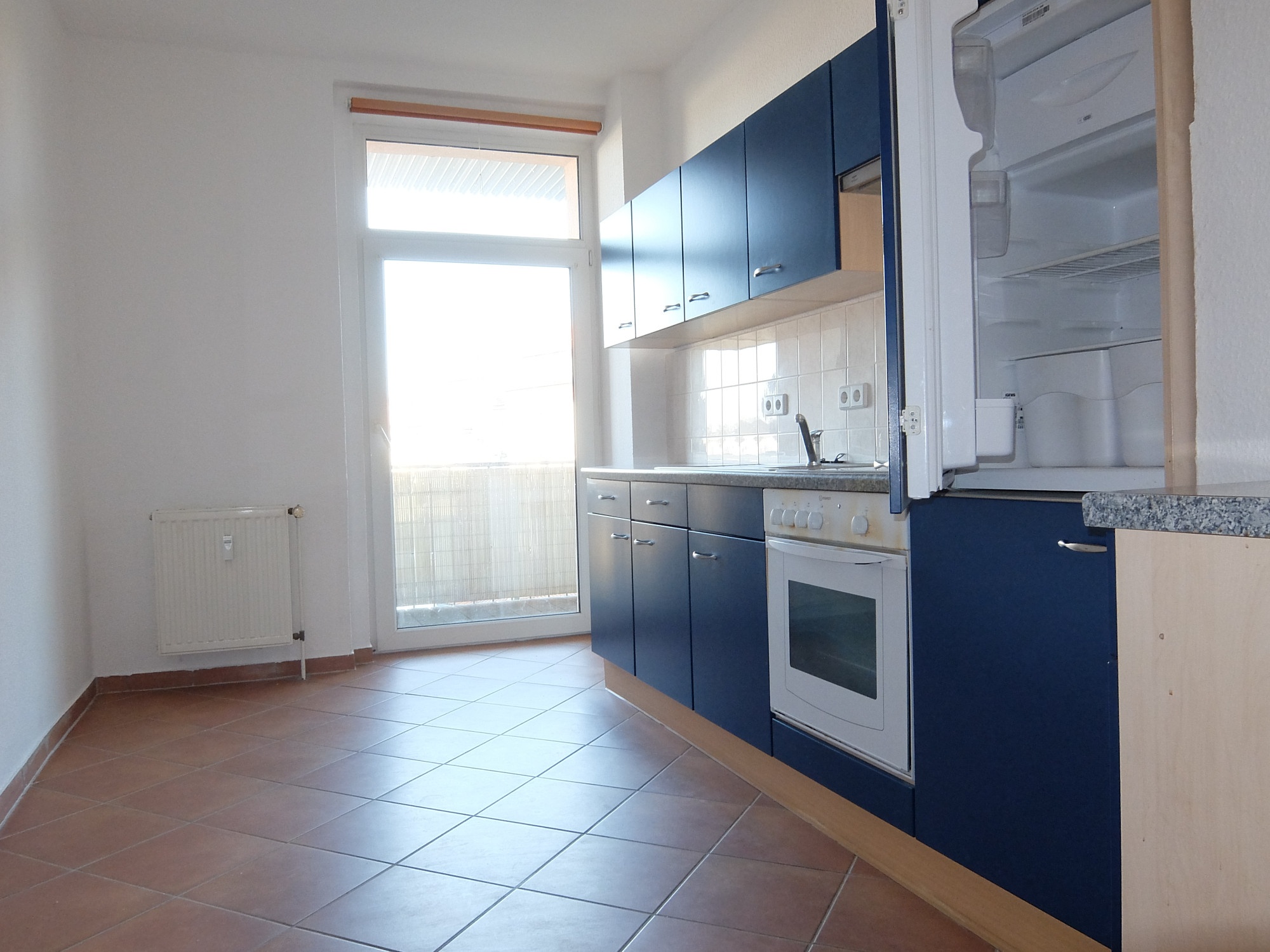 Küche (jetzt weiße Fronten) Küche (jetzt weiße Fronten)