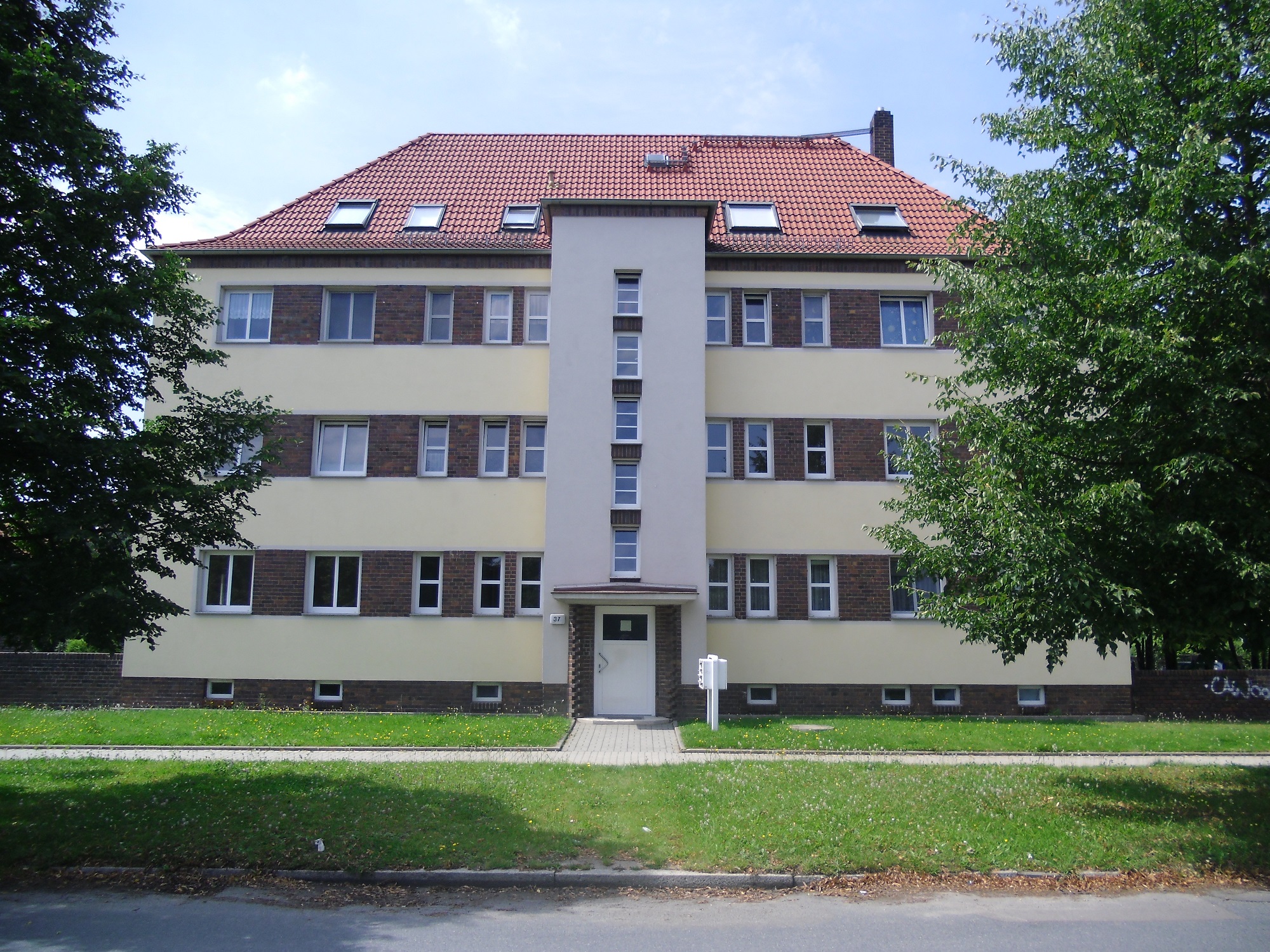 Straßenansicht Straßenansicht