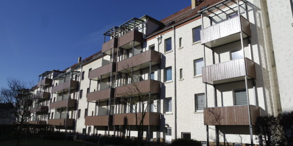 Ansicht mit neuer Balkonanlage