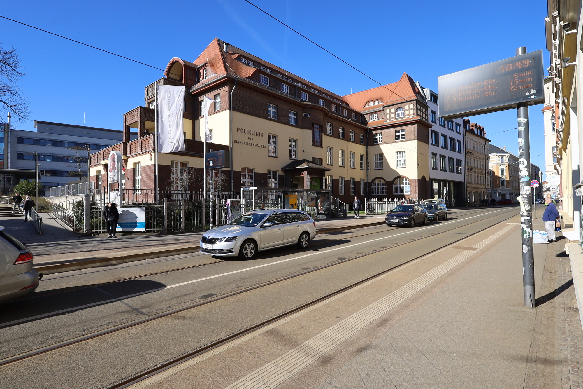 gegenüber Diakonissenkrankenhaus
