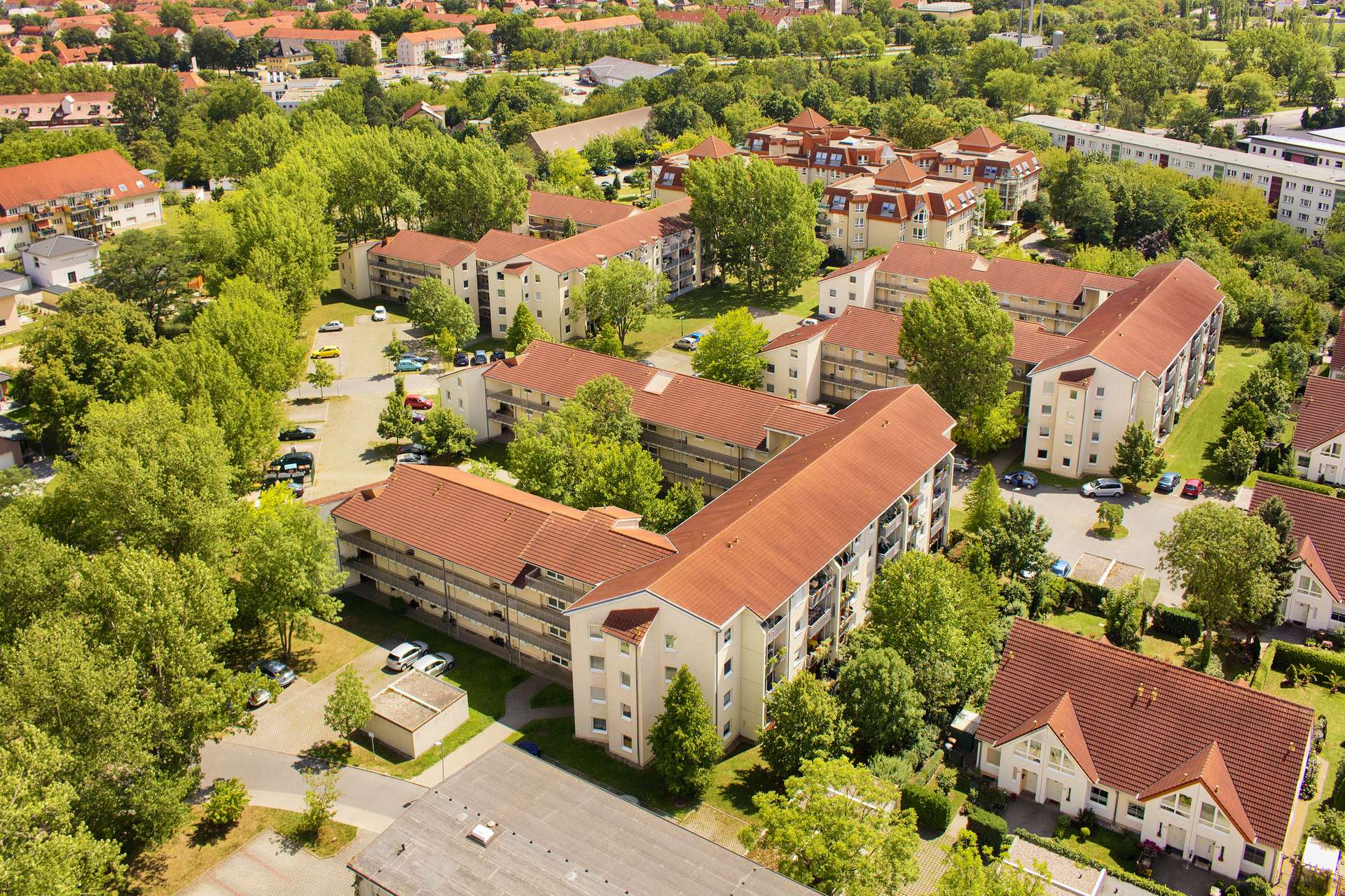Merseburg -sonnige 2-Raumwohnung mit Balkon und Stellplatzmöglichkeit in gepflegter Wohnanlage