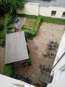 Innenhof mit Fahrrradabstellmöglichkeit