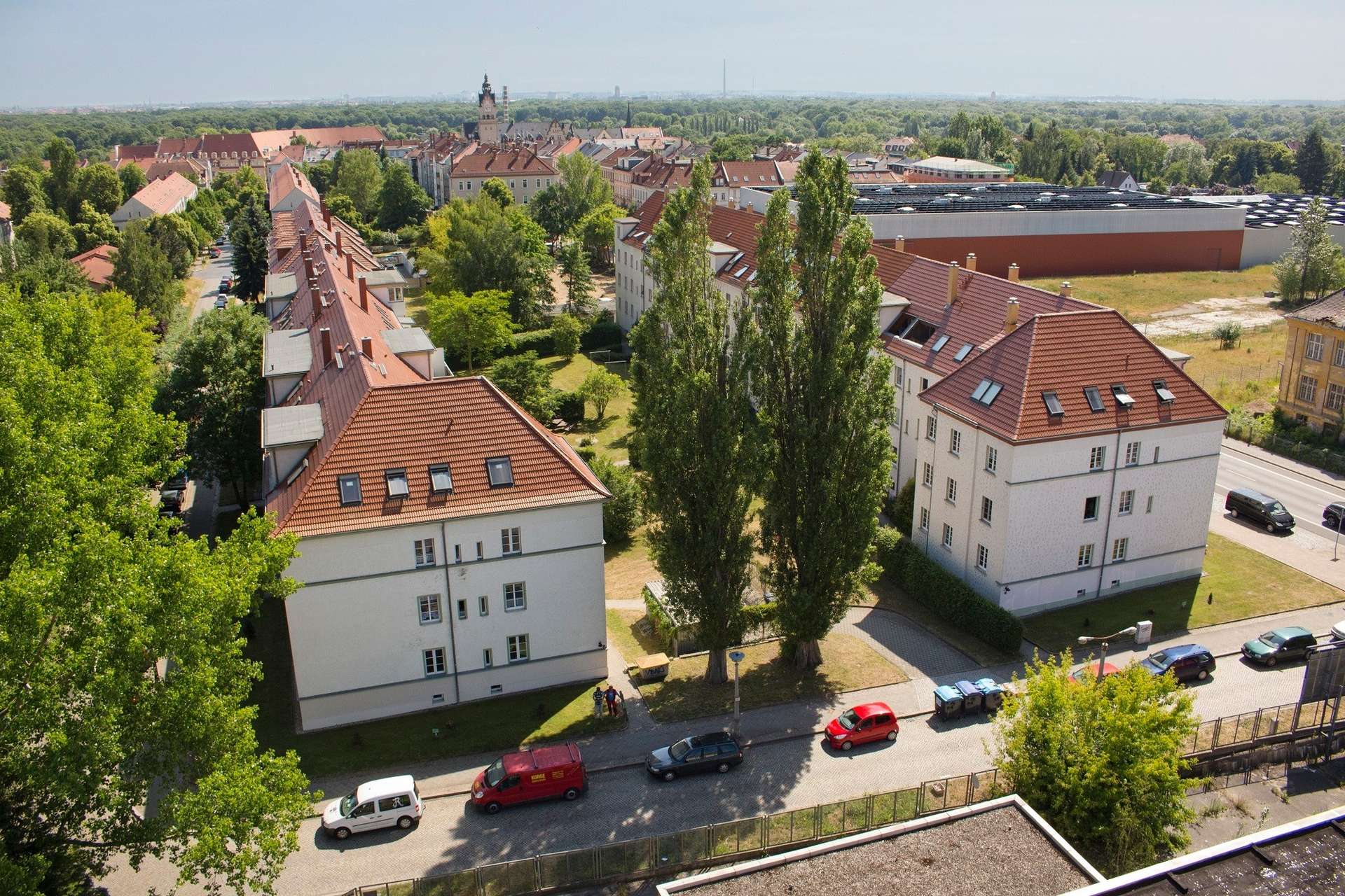 Wahren – tolle 2-Zimmerwhg. mit Balkon, sep.Küche, Tageslichtbad, Wanne & großem Gemeinschaftsgarten