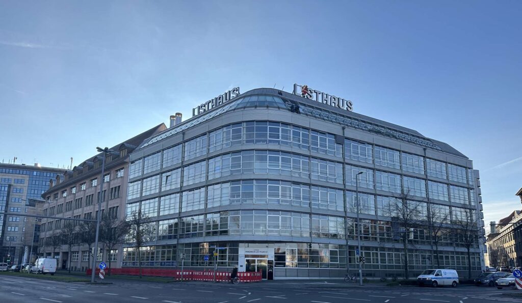Front Listhaus 1