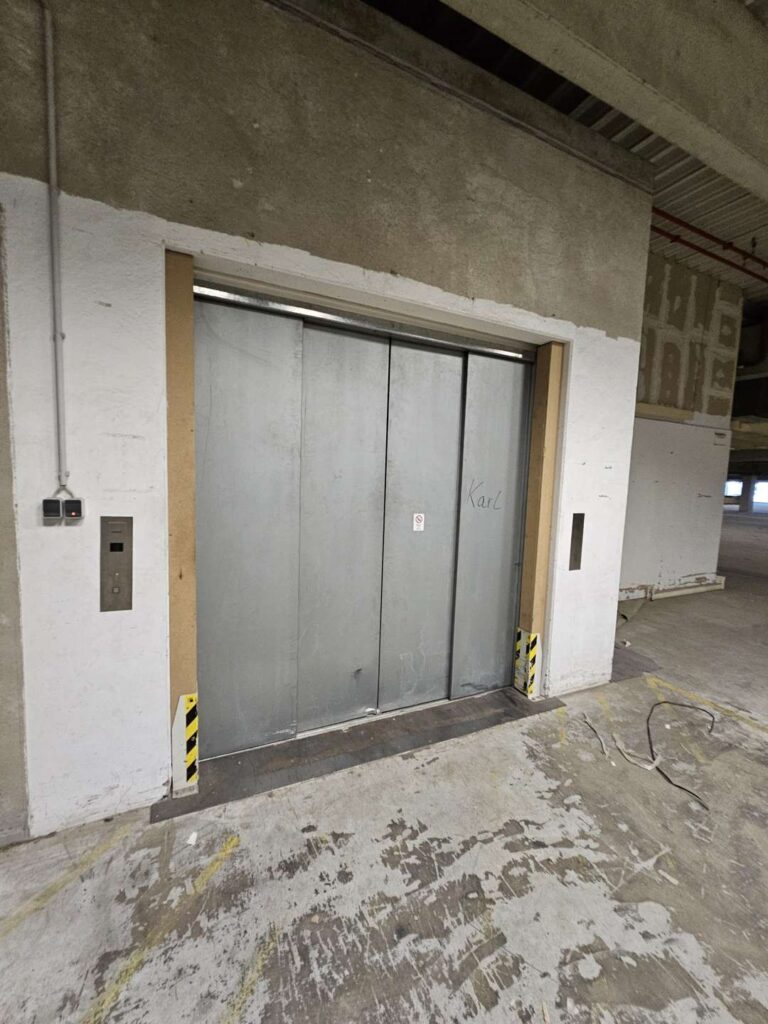 Lastenfahrstuhl 2500 kg Traglast