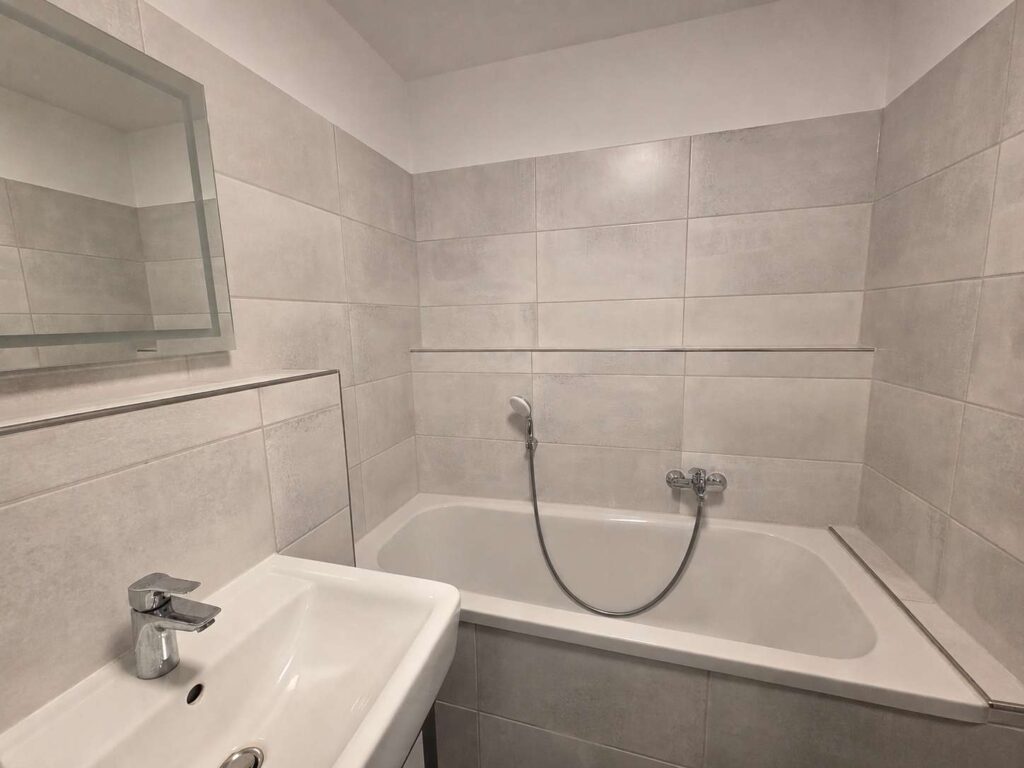 Badezimmer untere Ebene