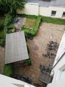 Innenhof mit Fahrrradabstellmöglichkeit