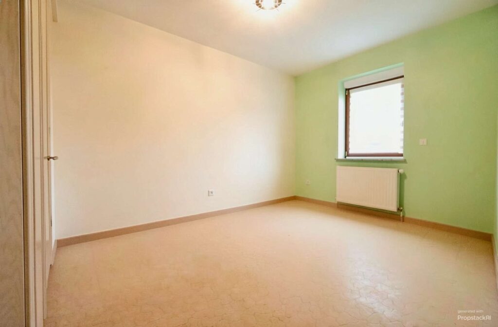 Schlafzimmer (Darstellung KI-gestützt entmöbliert)
