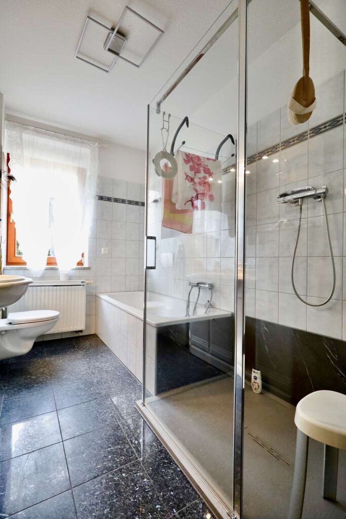 Badezimmer im EG