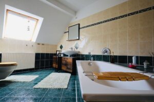 Badezimmer im OG