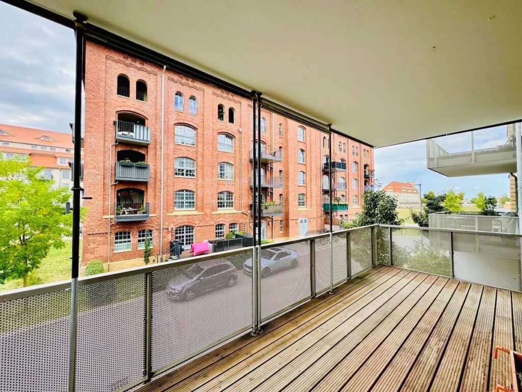 großer Balkon